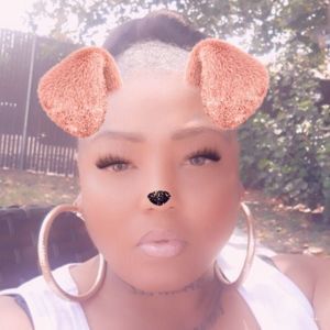 Meet your Posher, Johnisha